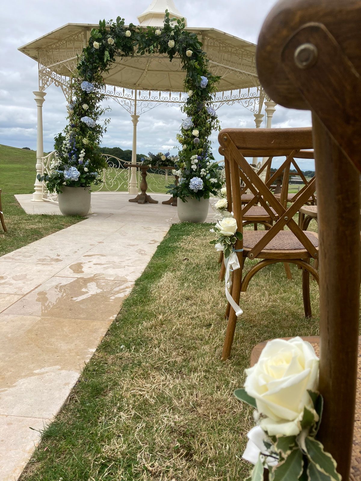 Wedding flowers by Cottage Flowers for Natalia & Karsten