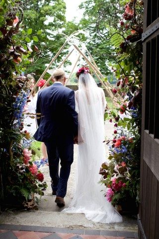 When a florist gets hitched, Jac gets married